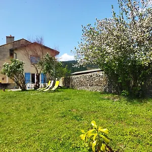 https://chez-domeyrat.hotels-rhonealpes.com